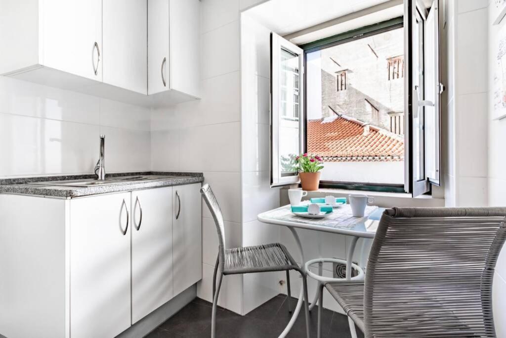 Inloveapartments - Alfama Best Balcony Lisbon Exterior photo
